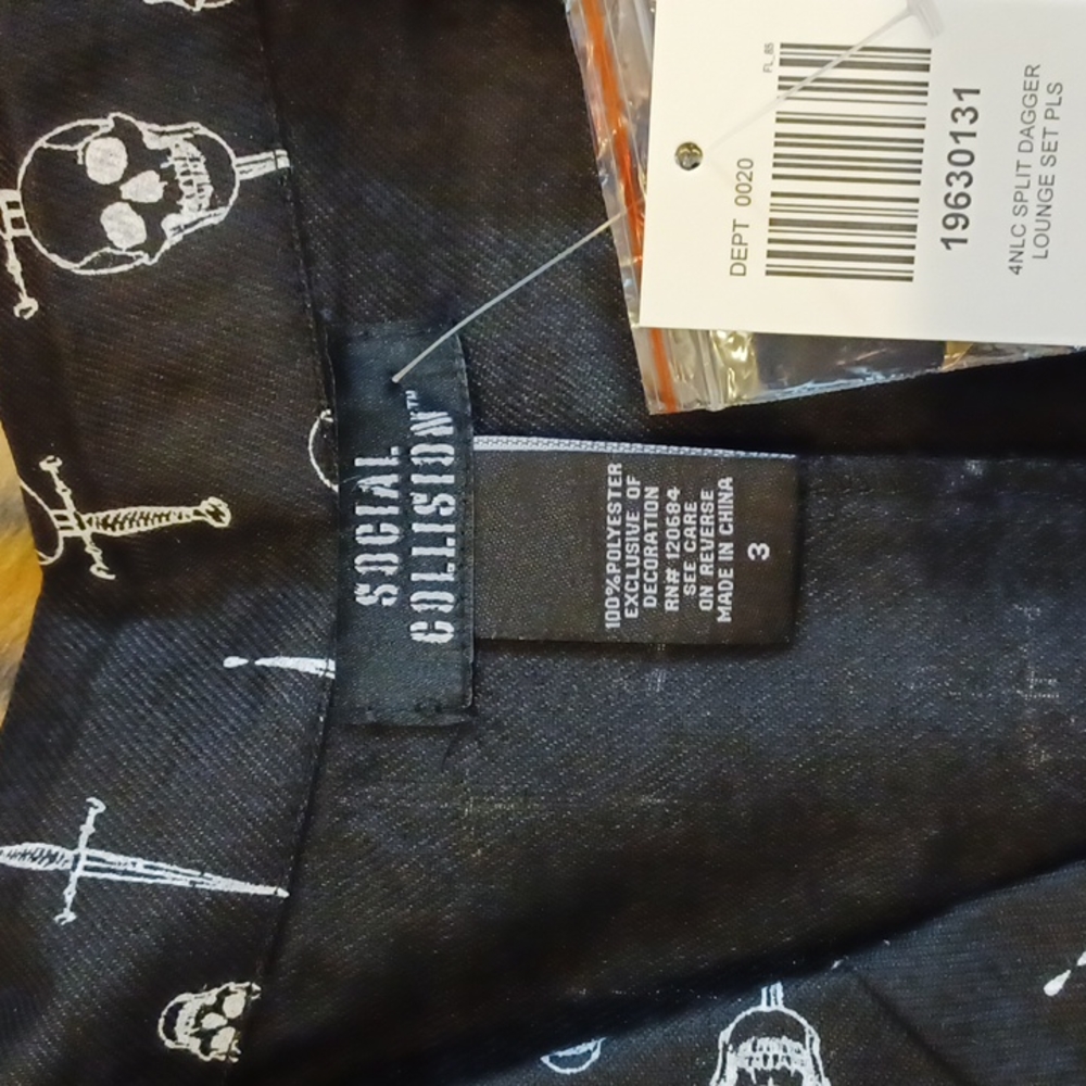NWT Hot topic Social Collision 3x split dagger lounge set Black /white - Picture 5 of 16
